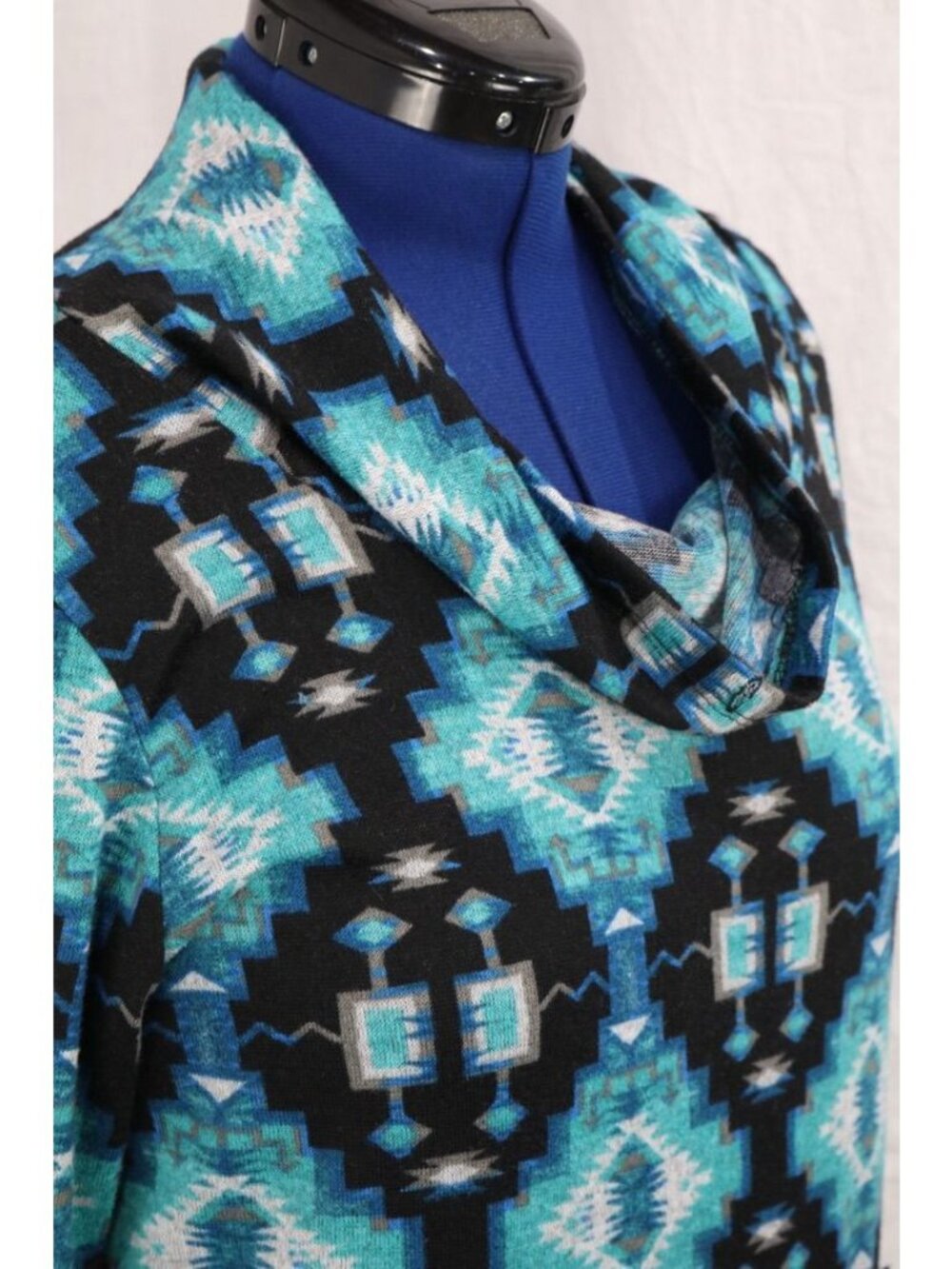 Aztec Southwestern Top Womens 1X Teal Black Cowl Neck Hoodie Kangaroo Pocket VTG - Picture 11 of 12